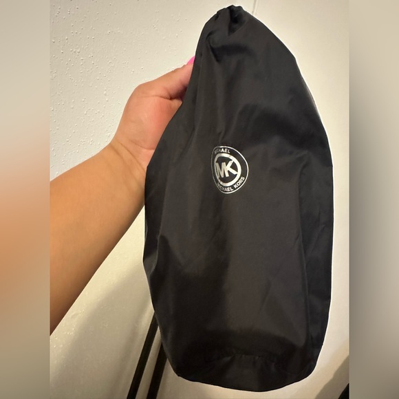 Packable jacket - Picture 7 of 10